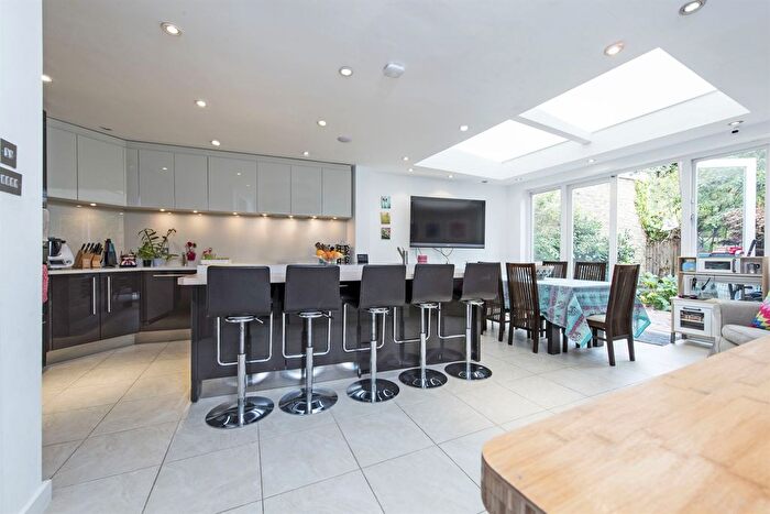 5 Bedroom Terraced House To Rent In Crieff Road, SW18