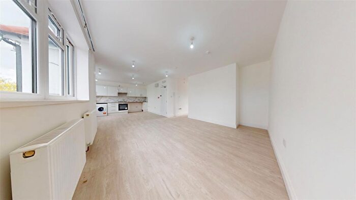 1 Bedroom Property To Rent In Chatsworth Road, Willesden Green, NW2