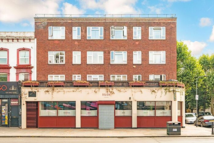 3 Bedroom Flat To Rent In Bamborough Gardens, Shepherds Bush, W12