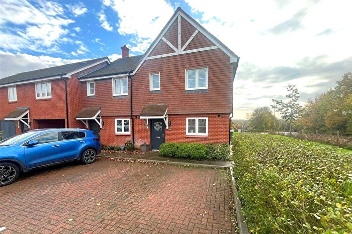 3 Bedroom Detached House For Sale In Fishbourne Gardens, Chineham, Basingstoke, Hampshire, RG24