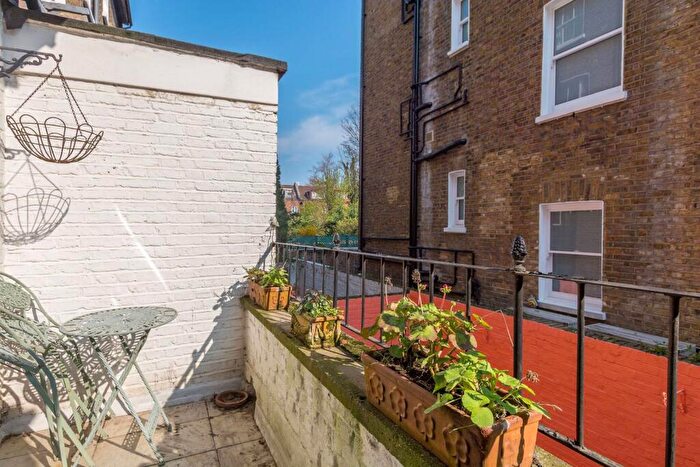 2 Bedroom Flat To Rent In Abbey Road, St John's Wood, London, NW8