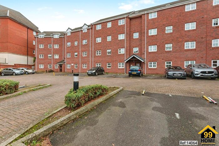 2 Bedroom Flat For Sale In St Andrews Court, Northampton, NN1