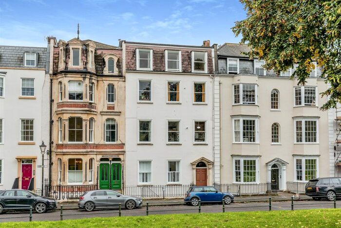 2 Bedroom Flat To Rent In Sion Hill, Clifton, Bristol, BS8