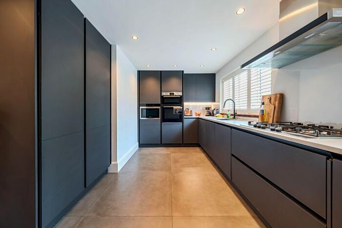 3 Bedroom Detached House For Sale In The Cottages, The Drive, Ickenham, UB10