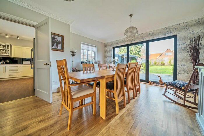 5 Bedroom Detached House For Sale In Seamer Road, East Ayton, Scarborough, YO13