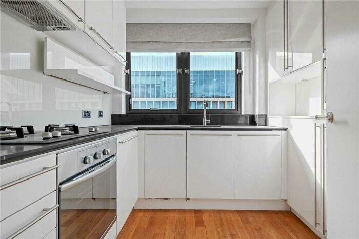 2 Bedroom Apartment To Rent In Long Lane, Barbican, London, EC1A