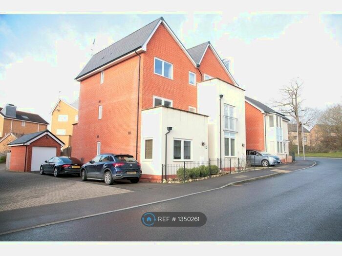 4 Bedroom Semi-Detached House To Rent In Sinatra Drive, Oxley Park, Milton Keynes, MK4