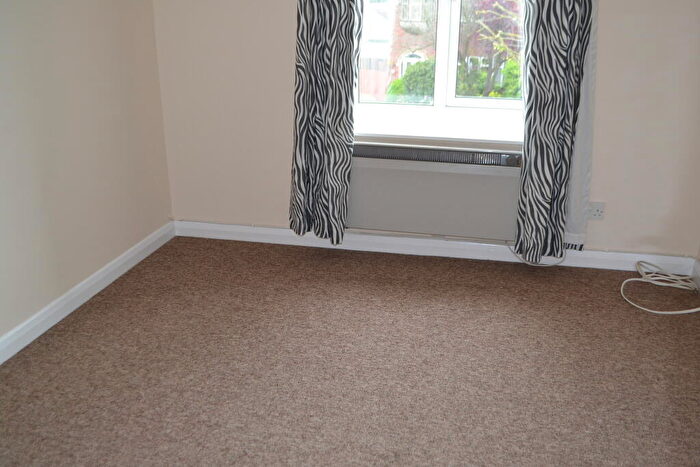 2 Bedroom Flat To Rent In Central Yeovil, Somerset, BA20