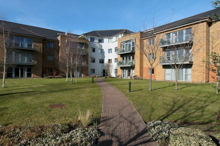 2 Bedroom Flat To Rent In Woolsack Way, Godalming, GU7
