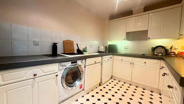 1 Bedroom Flat To Rent In Roxborough Park, Harrow On The Hill, HA1