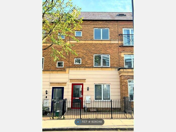 4 Bedroom Terraced House To Rent In Tollington Way, London, N7