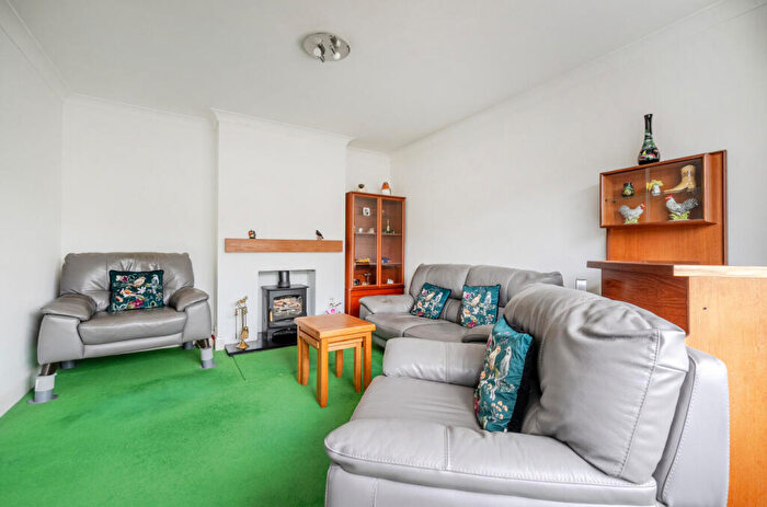 2 Bedroom Bungalow For Sale In Pitmore Road, Allbrook, Hampshire, SO50