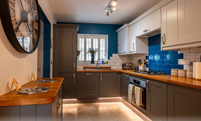 3 Bedroom Terraced House For Sale In Ashcombe Crescent, Witney, OX28