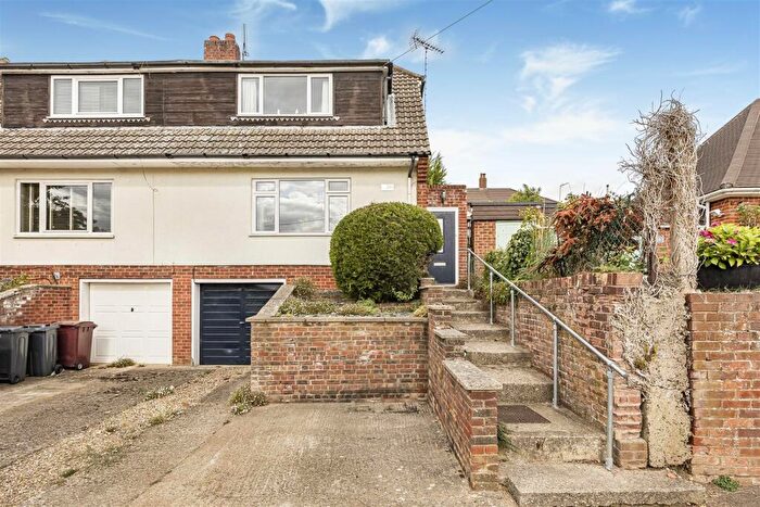 2 Bedroom Semi-Detached House For Sale In Hemdean Road, Caversham, Reading, RG4