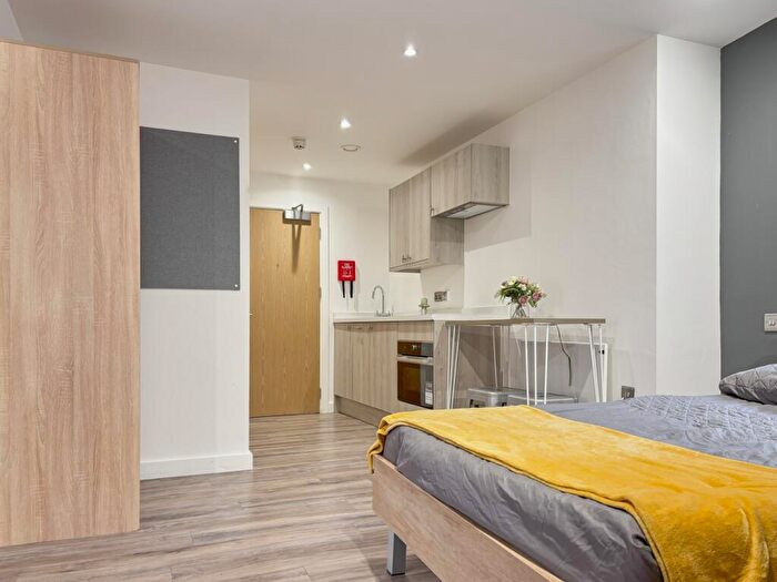 1 Bedroom Flat To Rent In College Green, Bristol, BS1