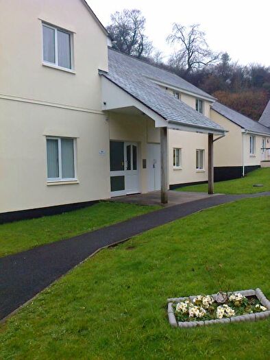 2 Bedroom Flat To Rent In Crockaton Cottages, North Street, Newton Abbot, TQ13