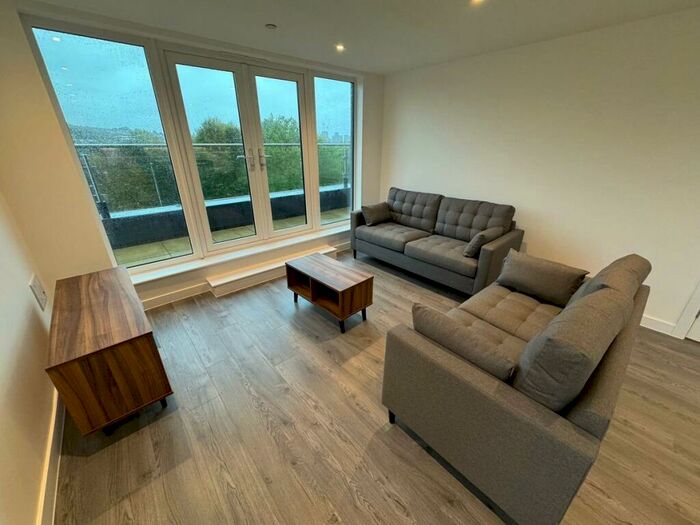 3 Bedroom Apartment To Rent In Willow Road, Leeds, LS4