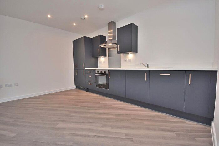 3 Bedroom Flat To Rent In Dewhurst Rd, London, W14