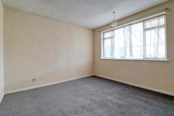 2 Bedroom Bungalow For Sale In Fleetwood Avenue, Holland On Sea, CO15