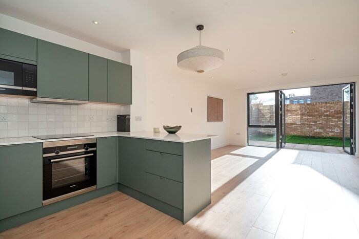 3 Bedroom Terraced House To Rent In Felix Road, London, W13