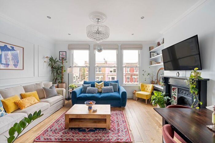 3 Bedroom Apartment For Sale In Lavender Hill, Clapham Junction, SW11