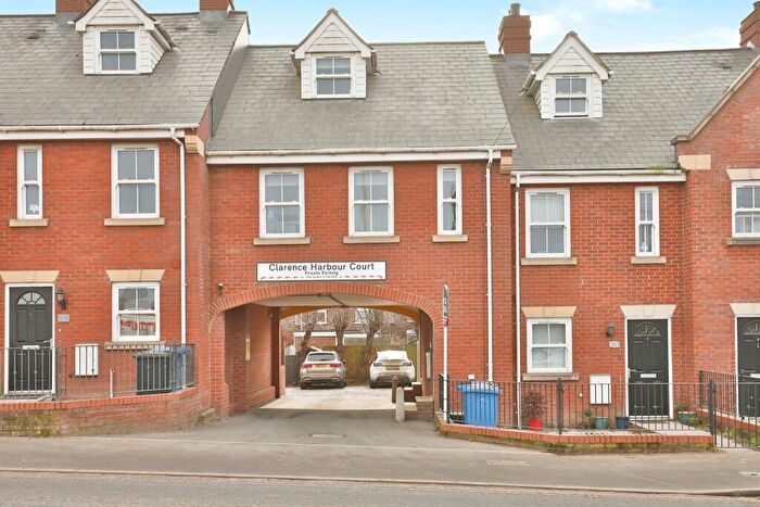 3 Bedroom Maisonette For Sale In Carrow Road, Norwich, NR1
