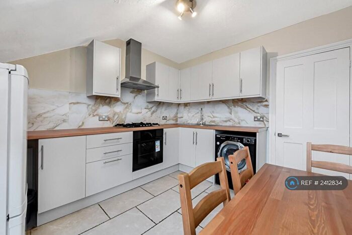 1 Bedroom Flat To Rent In Queens Road, Kingston Upon Thames, KT2