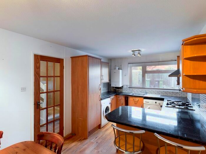 3 Bedroom Terraced House To Rent In Lakers Rise, Banstead SM7