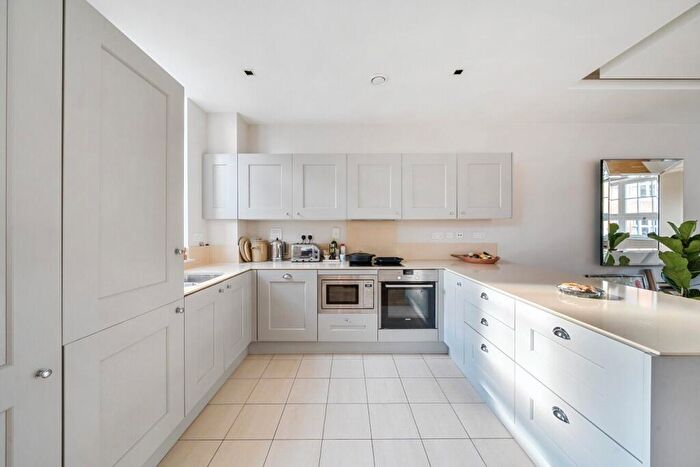 2 Bedroom Flat For Sale In Camberwell Grove, Camberwell, London, SE5