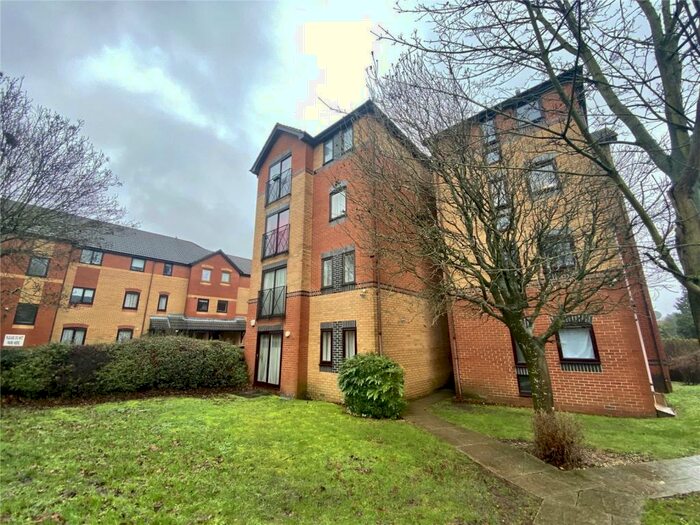 2 Bedroom Flat To Rent In Park Street, Southampton, SO16