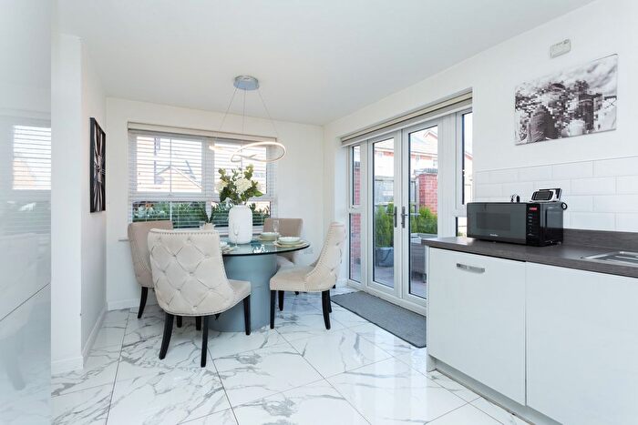 3 Bedroom Semi-detached House For Sale In Clansman Road, Fulwood, PR2