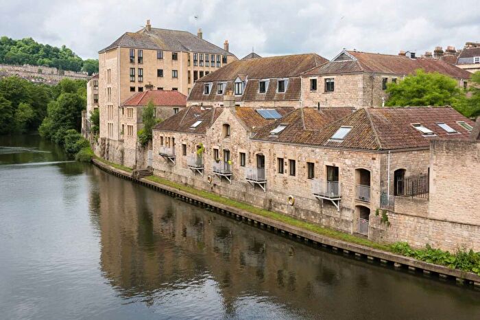 2 Bedroom Apartment To Rent In Grove Street, BA2