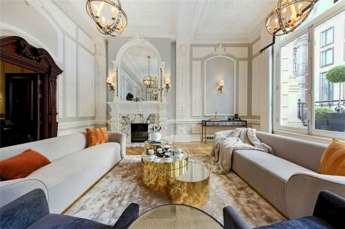 2 Bedroom Flat To Rent In Strand, London, WC2R