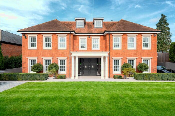 5 Bedroom Detached House For Sale In Fairmile Avenue, Cobham, KT11