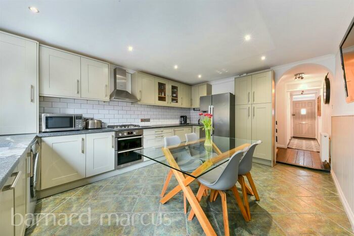 4 Bedroom House To Rent In Fawcett Close, London, SW11
