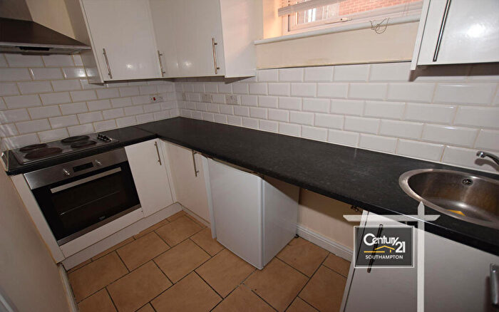 1 Bedroom Flat To Rent In |Ref: |, Hanover Court, York Walk, Southampton, SO14