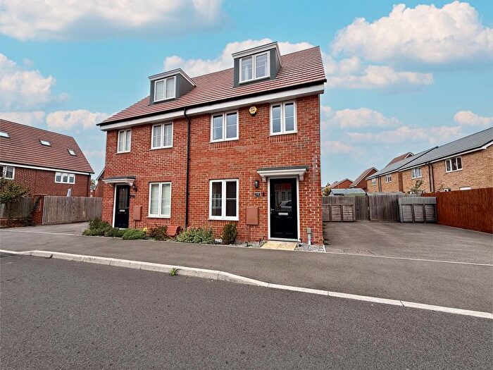 3 Bedroom Semi-detached House For Sale In Morpeth Crescent, Thorn, LU5