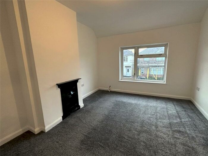 3 Bedroom Semi-Detached House To Rent In Topps Drive, Bedworth, Warwickshire, CV12