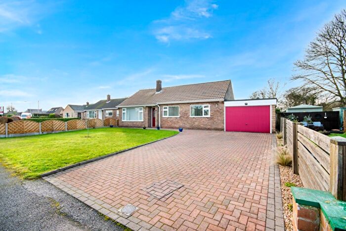 3 Bedroom Detached Bungalow For Sale In The Crescent, Beckingham, Doncaster, DN10