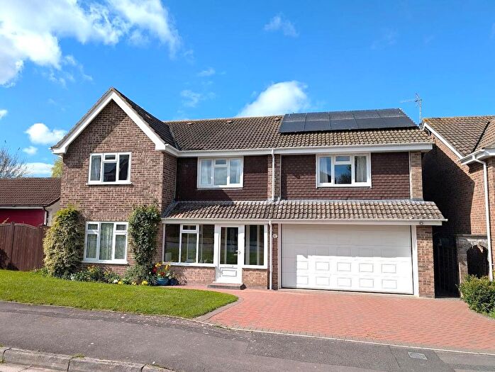 6 Bedroom Detached House For Sale In Jubilee Drive, Thornbury, Bristol, BS35