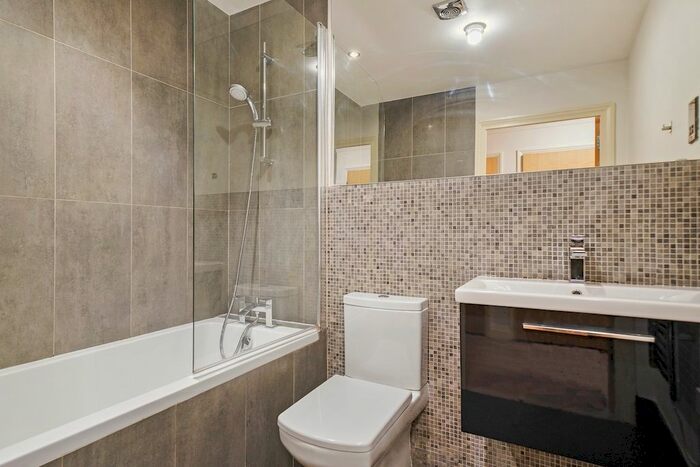 2 Bedroom Flat To Rent In Tottenham Lane, London, N8