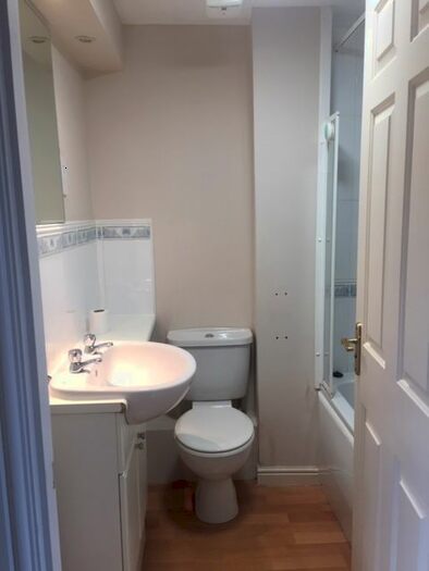 2 Bedroom Flat To Rent In Steads Place, Edinburgh, EH6