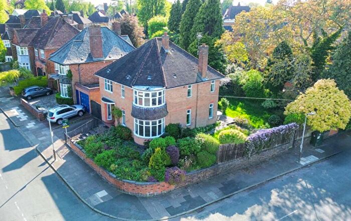 4 Bedroom Detached House For Sale In Elmsleigh Avenue, Leicester, LE2