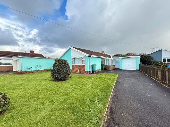 3 Bedroom Detached Bungalow For Sale In James Close, Llanon, SY23