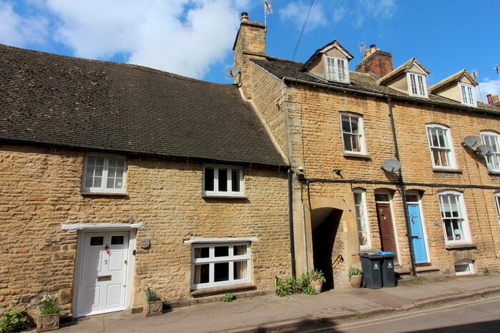 2 Bedroom Cottage To Rent In Spring Street, Chipping Norton, OX7