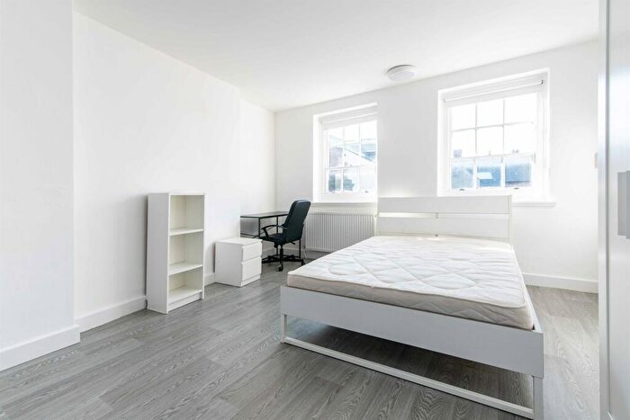 5 Bedroom Apartment To Rent In - Poultry Arcade, Nottingham, NG1