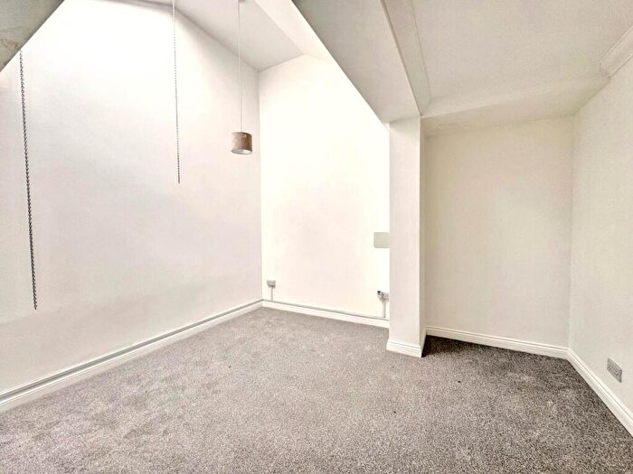 2 Bedroom Flat For Sale In Christchurch Road, Boscombe, BH7