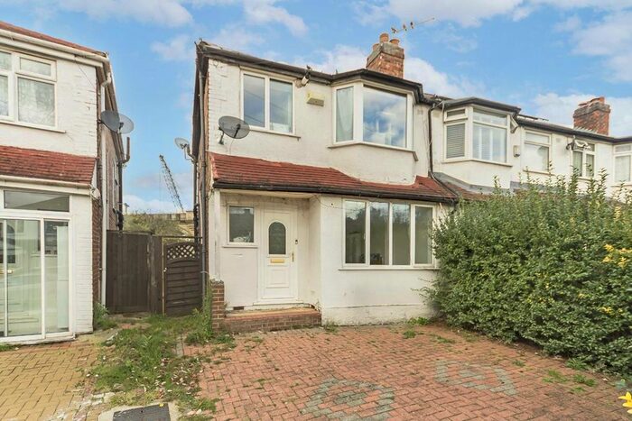 1 Bedroom Flat To Rent In Conway Crescent, Perivale, Greenford, UB6