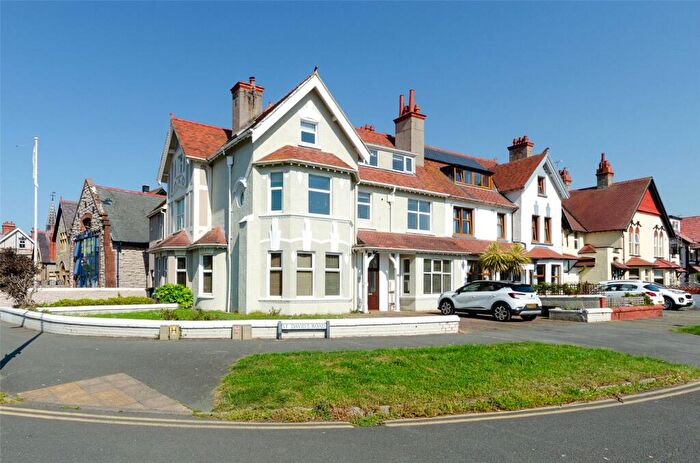 2 Bedroom Apartment For Sale In St. Davids Road, Llandudno, Conwy, LL30