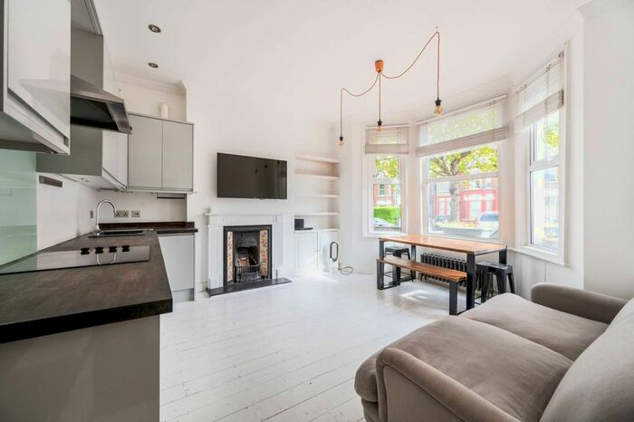 2 Bedroom Flat To Rent In Holland Road, Kensal Green, London, NW10